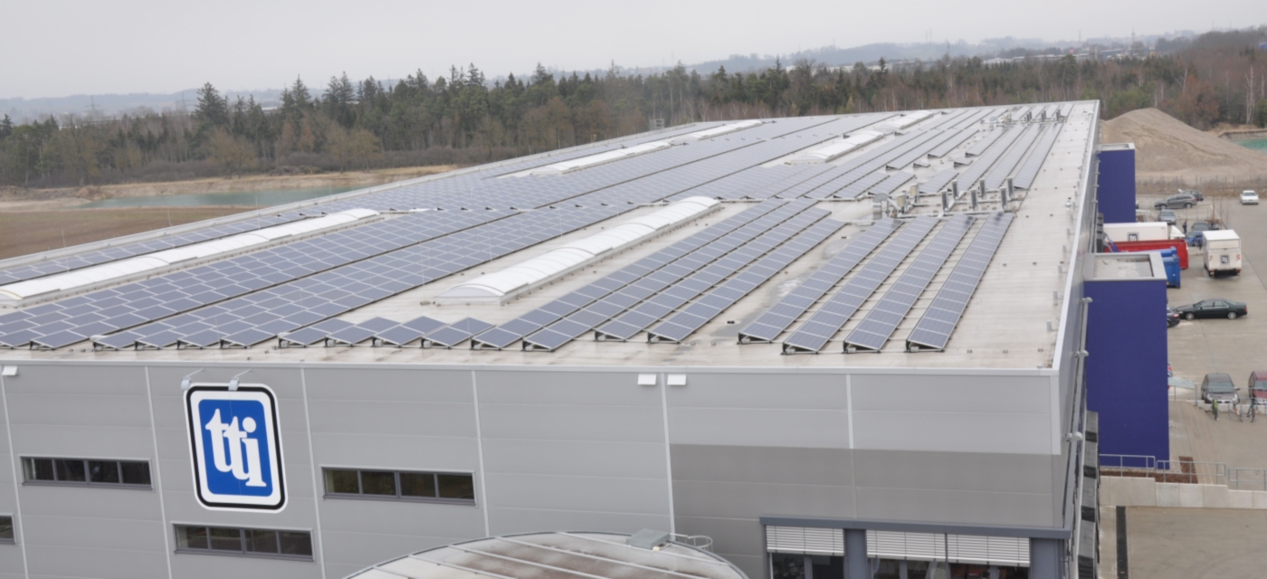 Photovoltaik-Solarstrom-Flach-Dach